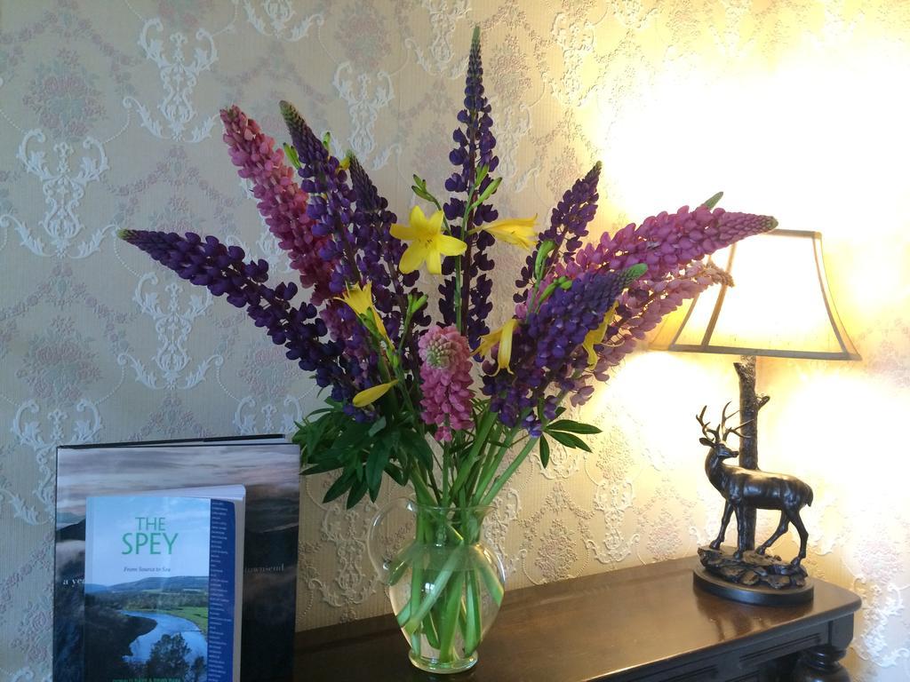 Grantown-on-Spey Rossmor Bed & Breakfast מראה חיצוני תמונה