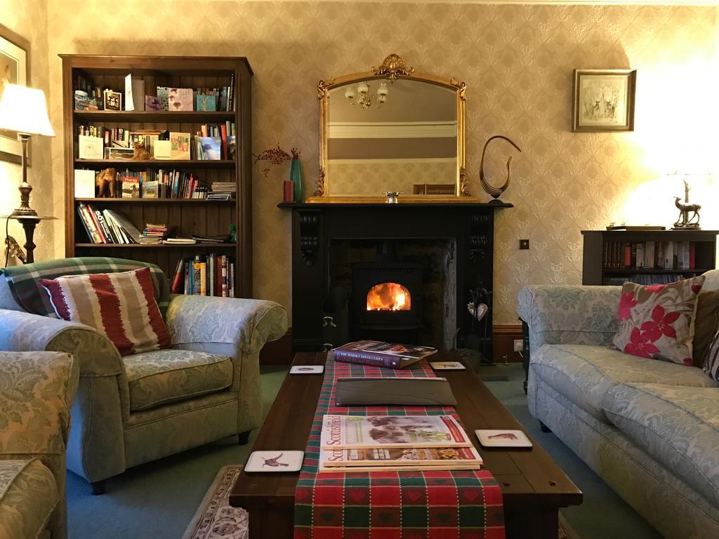Grantown-on-Spey Rossmor Bed & Breakfast מראה חיצוני תמונה