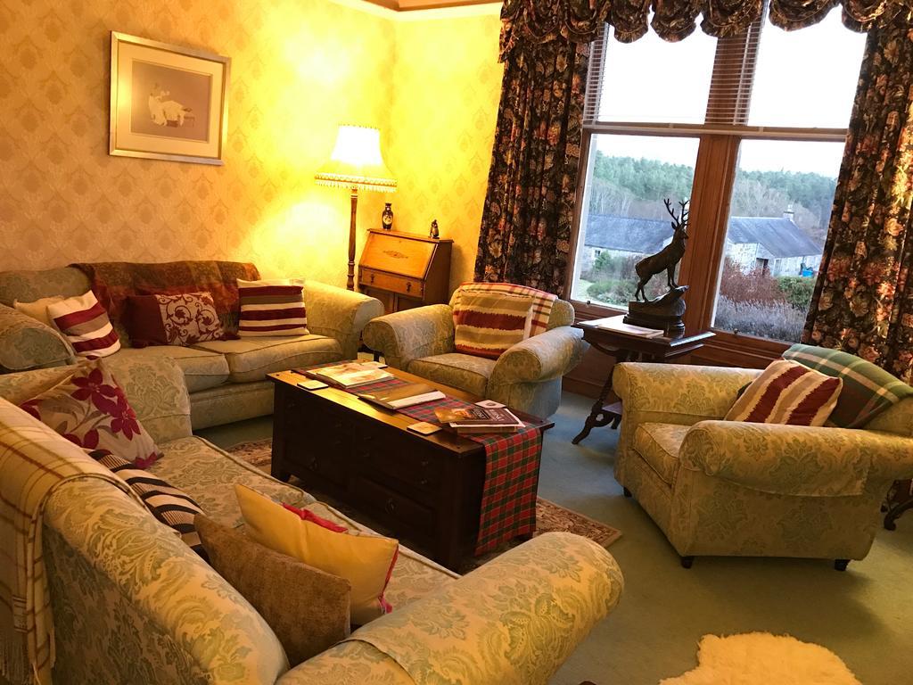 Grantown-on-Spey Rossmor Bed & Breakfast מראה חיצוני תמונה