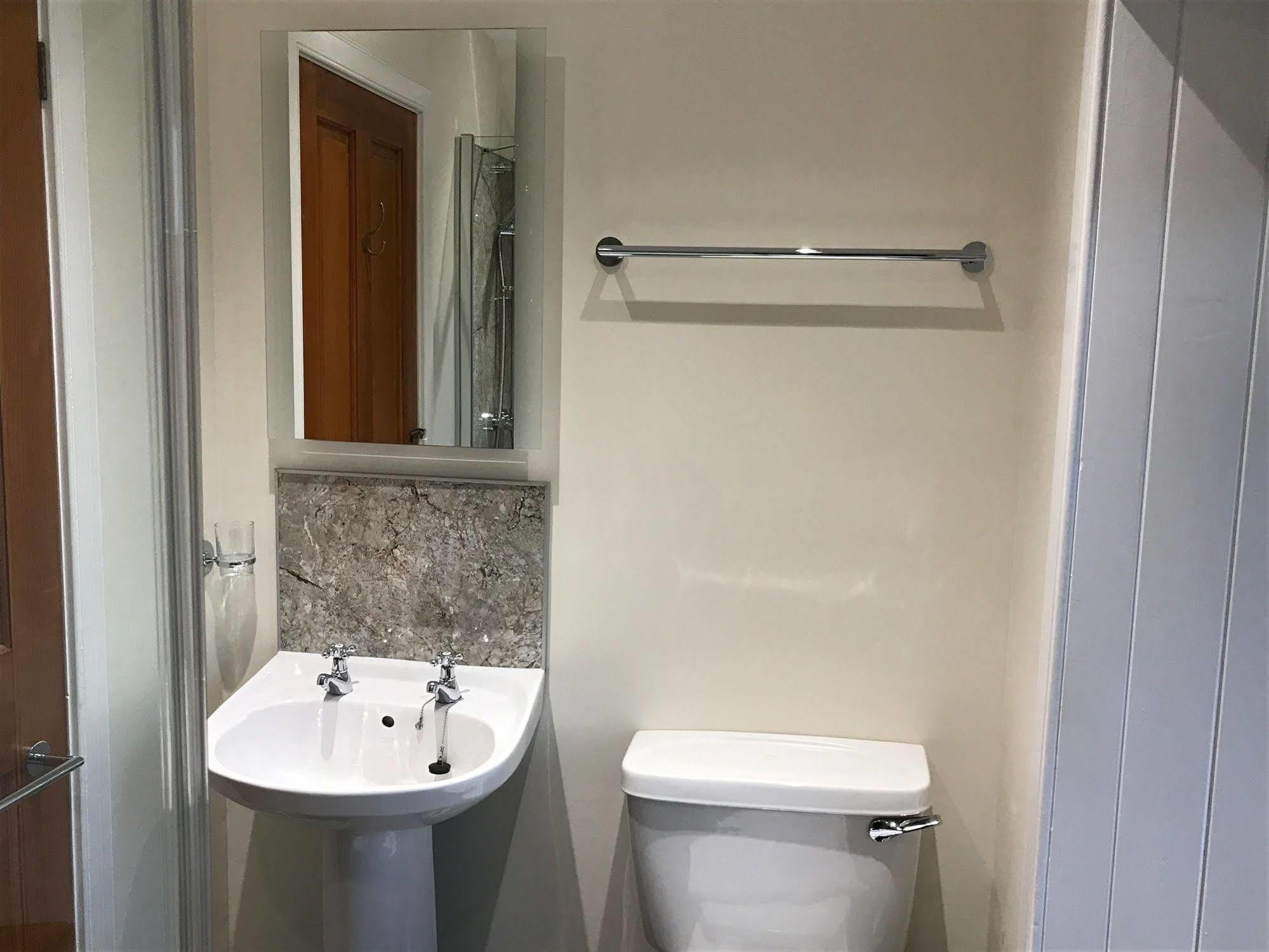Grantown-on-Spey Rossmor Bed & Breakfast מראה חיצוני תמונה