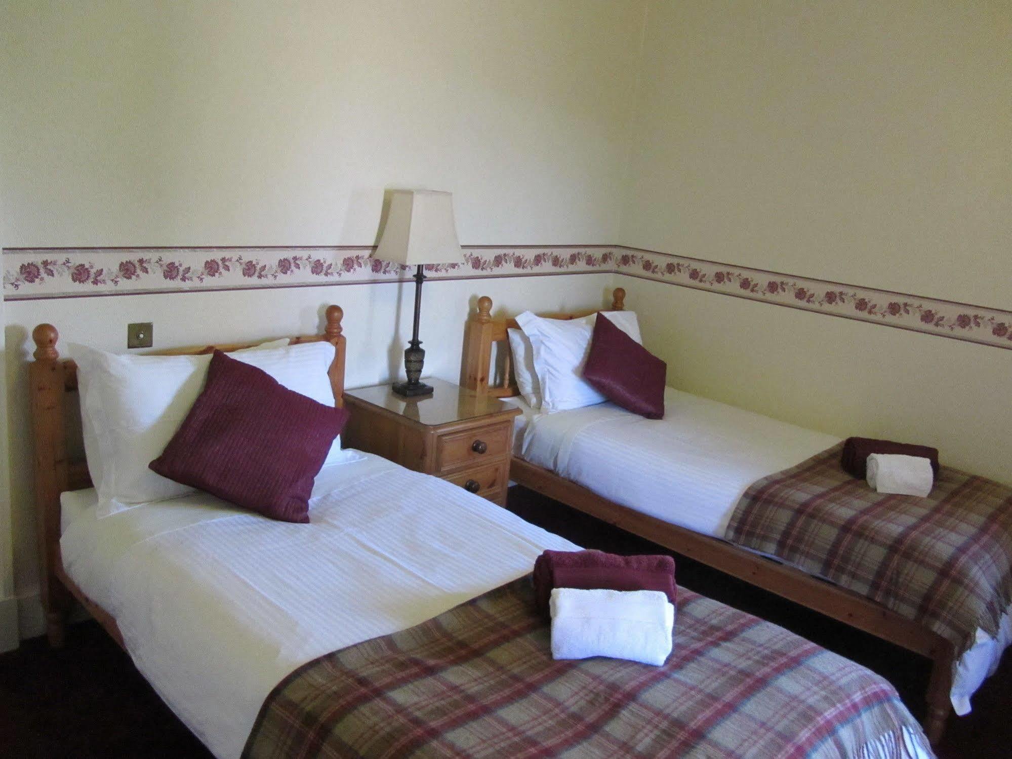 Grantown-on-Spey Rossmor Bed & Breakfast מראה חיצוני תמונה