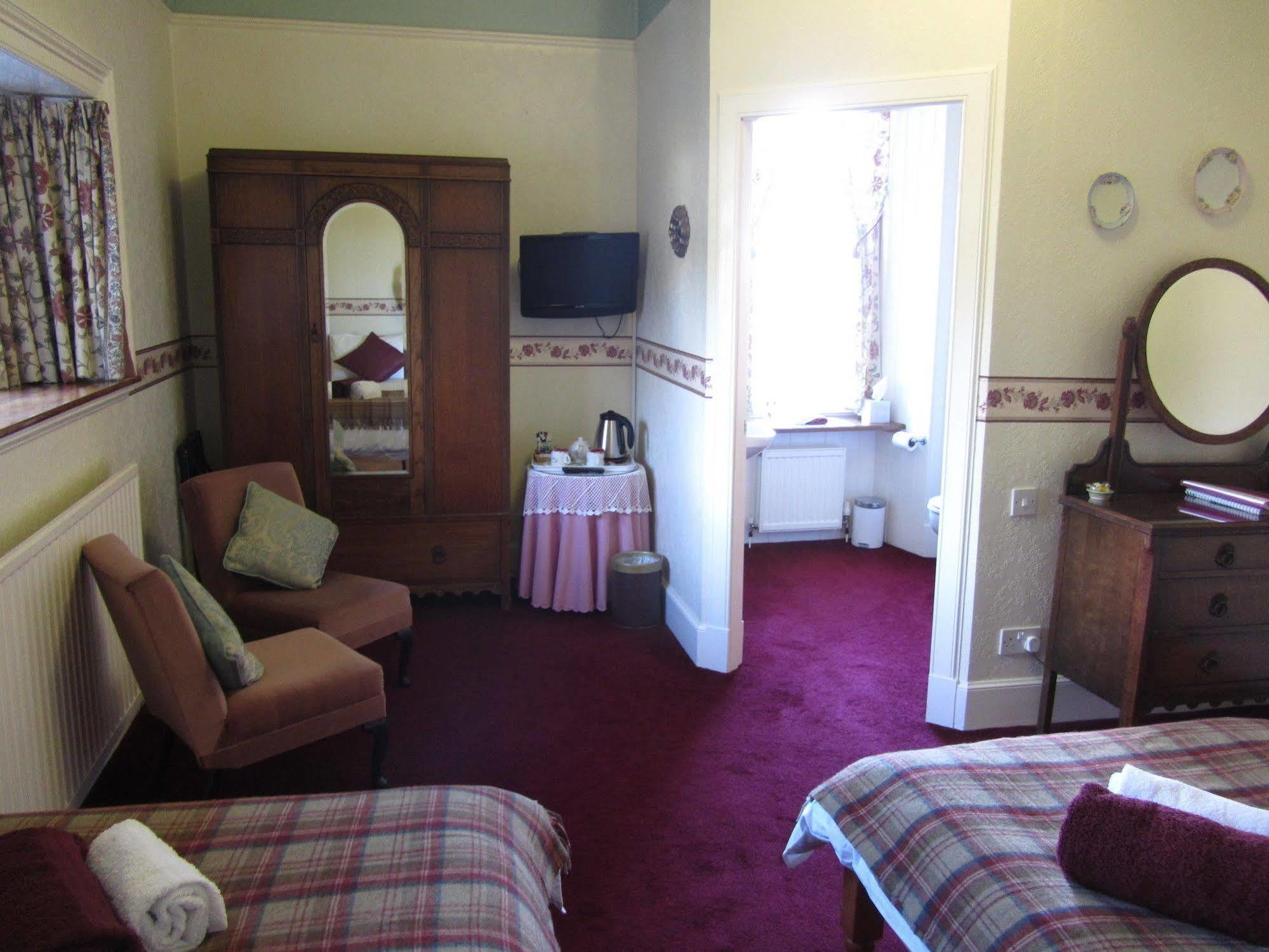 Grantown-on-Spey Rossmor Bed & Breakfast מראה חיצוני תמונה