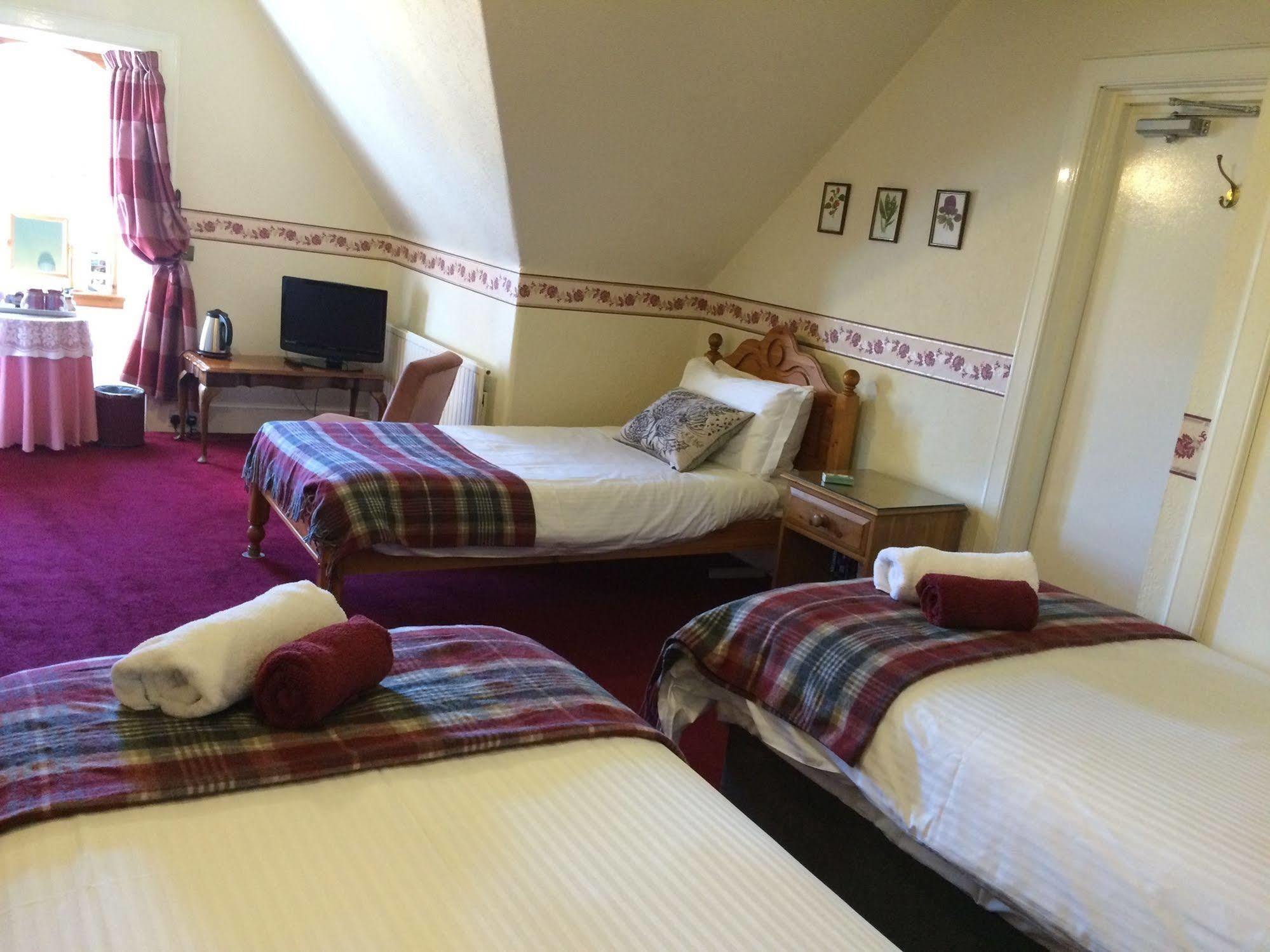 Grantown-on-Spey Rossmor Bed & Breakfast מראה חיצוני תמונה