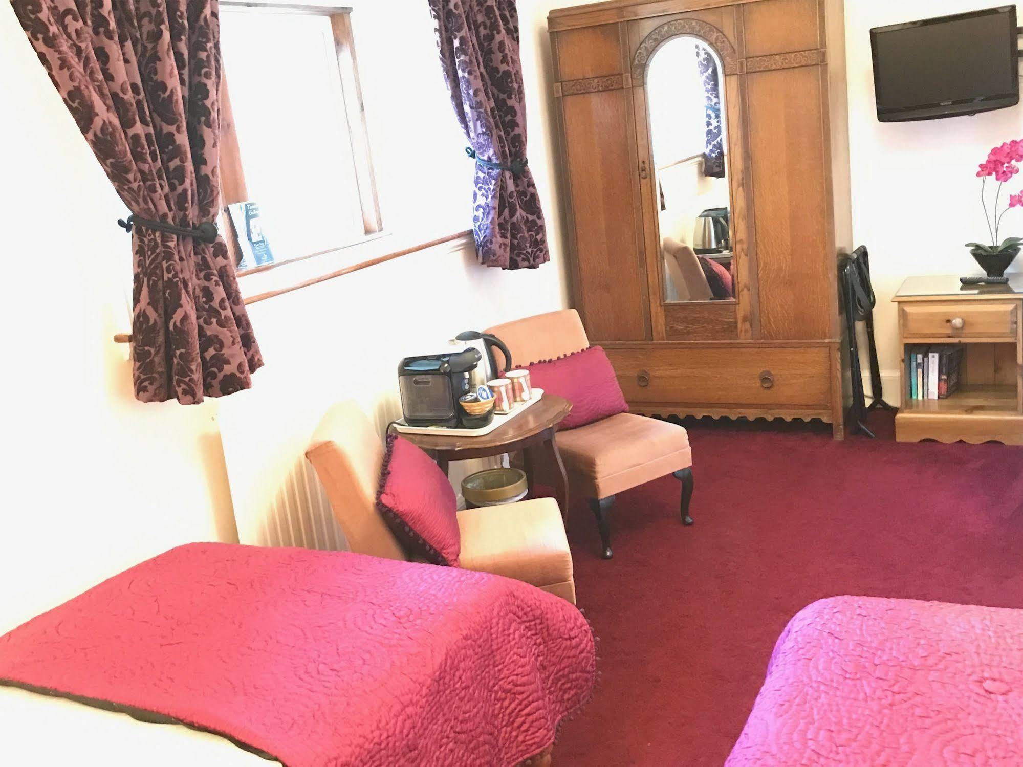 Grantown-on-Spey Rossmor Bed & Breakfast מראה חיצוני תמונה