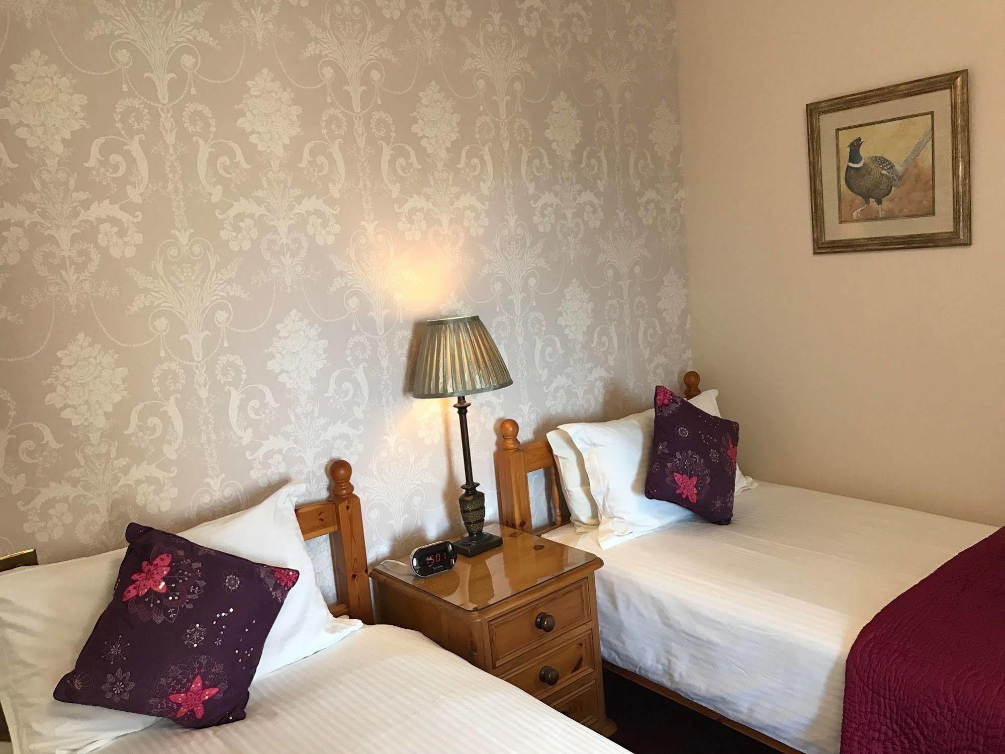 Grantown-on-Spey Rossmor Bed & Breakfast מראה חיצוני תמונה