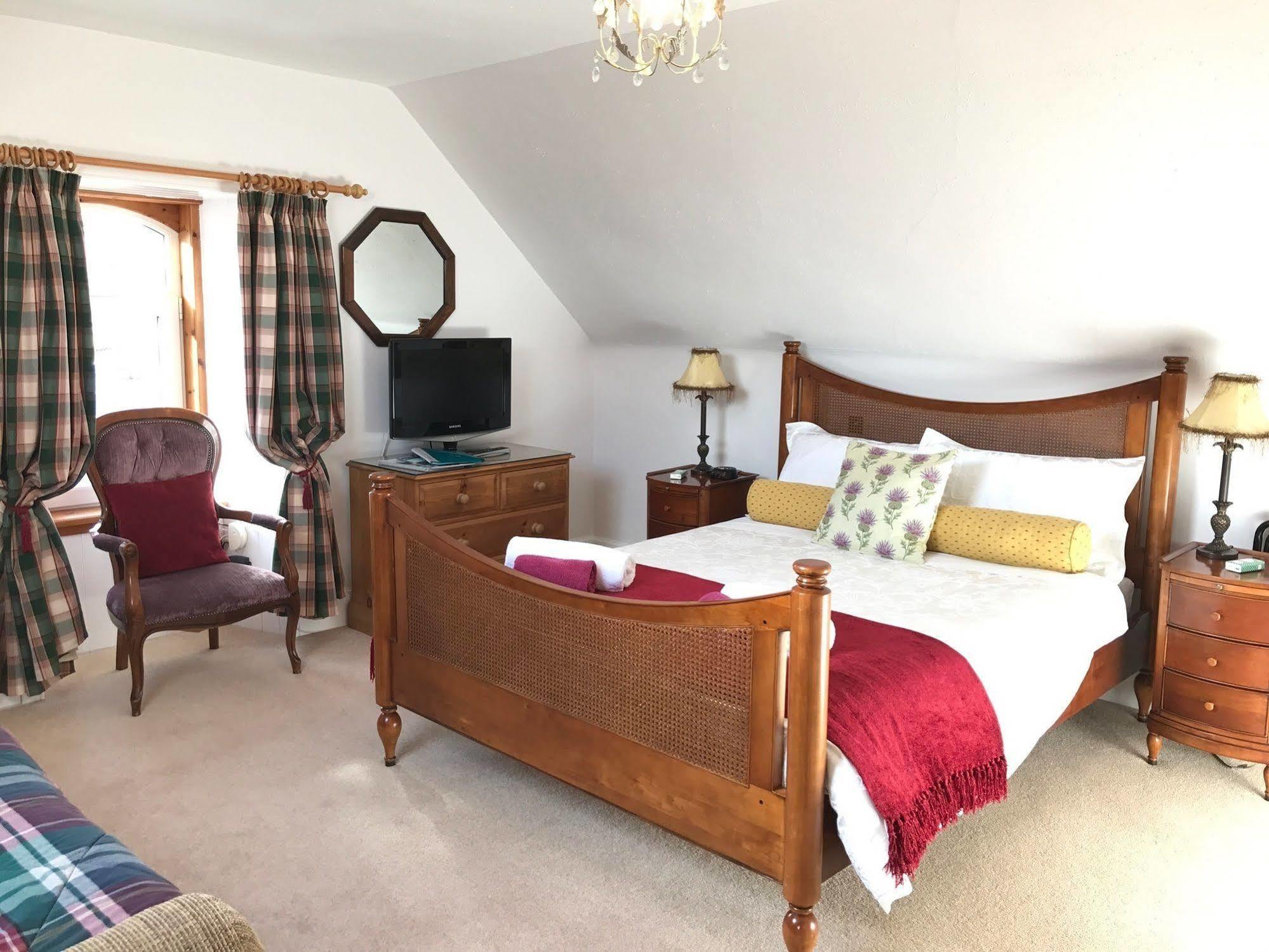 Grantown-on-Spey Rossmor Bed & Breakfast מראה חיצוני תמונה