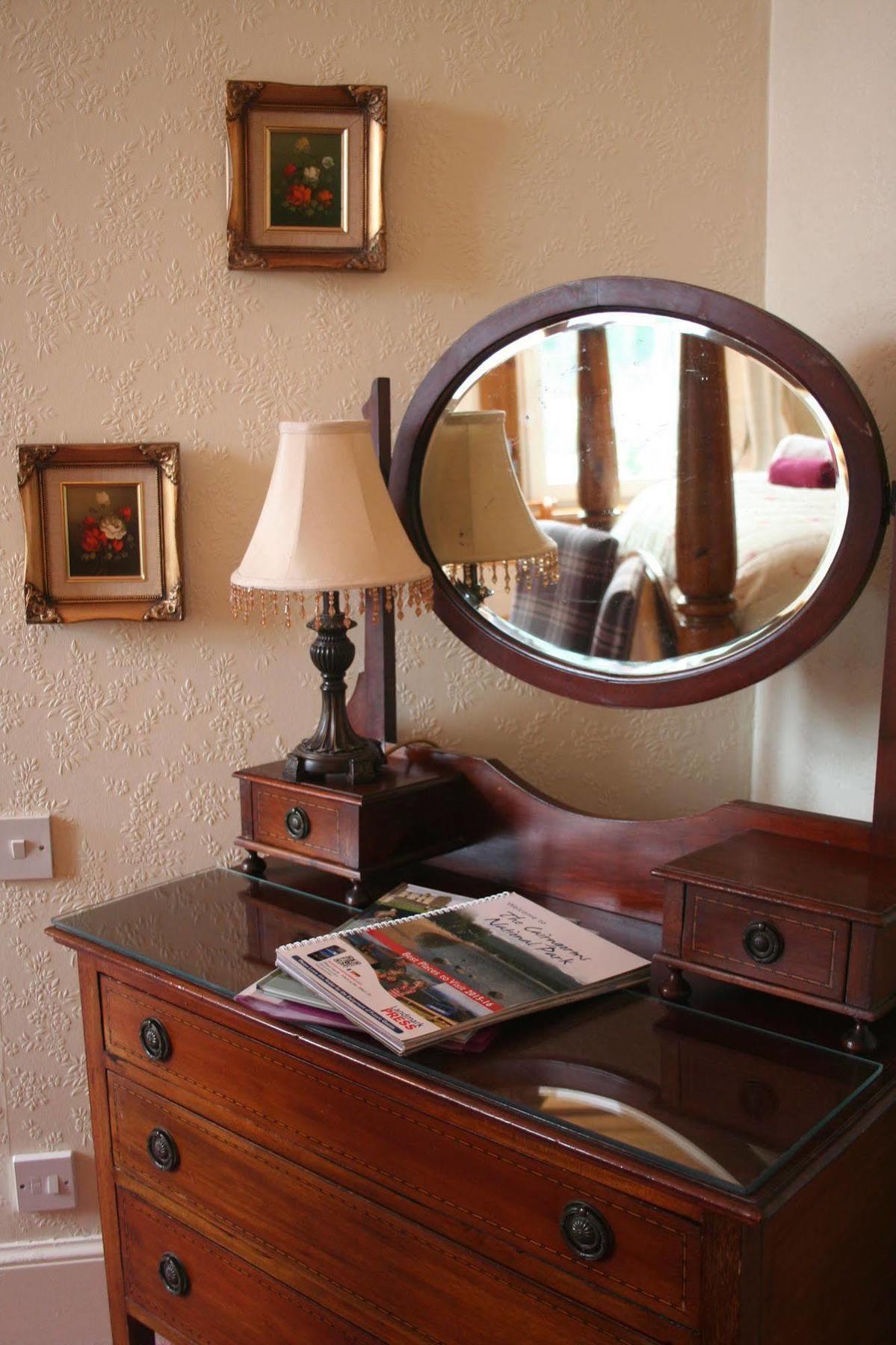 Grantown-on-Spey Rossmor Bed & Breakfast מראה חיצוני תמונה